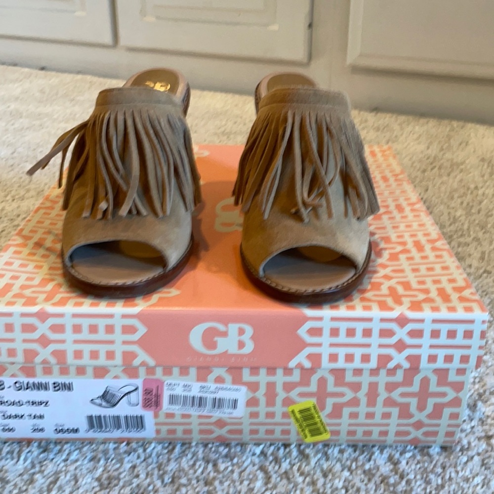 Gianni Bini dark tan size 6.5 road trip slip on clog